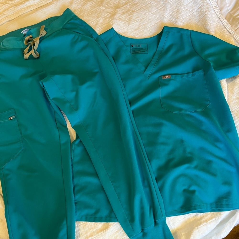 Beautiful turquoise FIGS scrubs set
